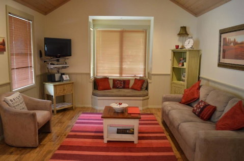 Autumn Affair Cottage 5 - Accommodation Mt Buller 6