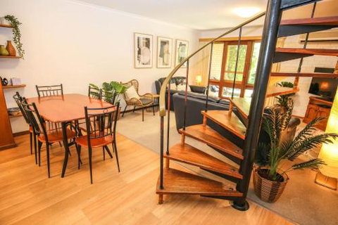 Cedar Holiday Units Apartment 3 - Accommodation Mt Buller 5