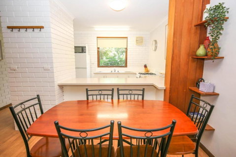 Cedar Holiday Units Apartment 3 - Accommodation Mt Buller 3