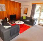 Cedar Holiday Units Apartment 4 - Accommodation Mt Buller
