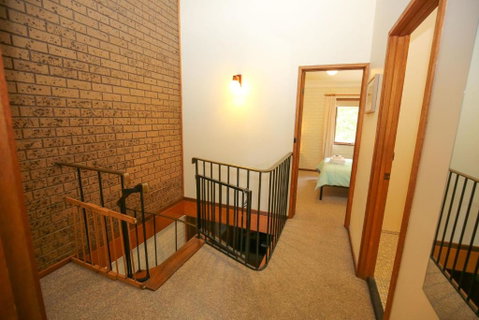 Cedar Holiday Units Apartment 2 - Accommodation Mt Buller 5