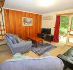 Cedar Holiday Units Apartment 2 - Accommodation Mt Buller