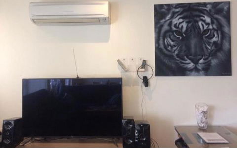 MURRAY GRANGE VILLA 4 - Accommodation Mt Buller 4