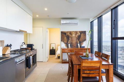 ON TOP Of THE WORLD BEST VIEWS In MELBOURNE !! - Accommodation Mt Buller 2