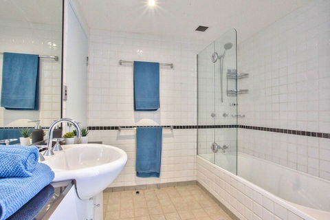 Apartment CBD Jones Bay - Accommodation Mt Buller 4