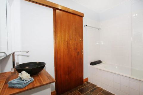 BEACH SHOPS & FABULOUS VACATION HOME! - Accommodation Mt Buller 0
