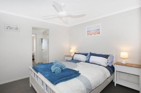 BEACH SHOPS & FABULOUS VACATION HOME! - Accommodation Mt Buller 4