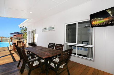 BEACH SHOPS & FABULOUS VACATION HOME! - Accommodation Mt Buller 1