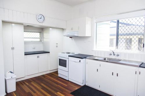 Urangan Harbour Cottage - Accommodation Mt Buller 6