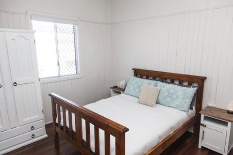 Urangan Harbour Cottage - Accommodation Mt Buller 2