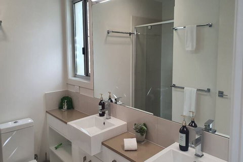 2 BDR Sea Side Guesthouse - Accommodation Mt Buller 3