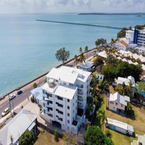 1 Bedroom Apt Ocean View Urangan - Accommodation Mt Buller 1