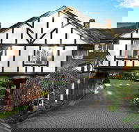 Elizabethan Lodge - Accommodation Mt Buller