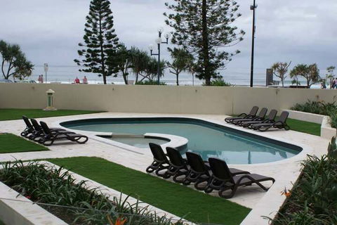 Zenith Ocean Front Apartments - Accommodation Mt Buller 4