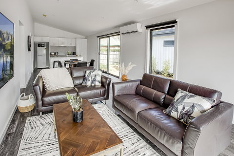 Bright Highland Valley Cottages - Accommodation Mt Buller 4