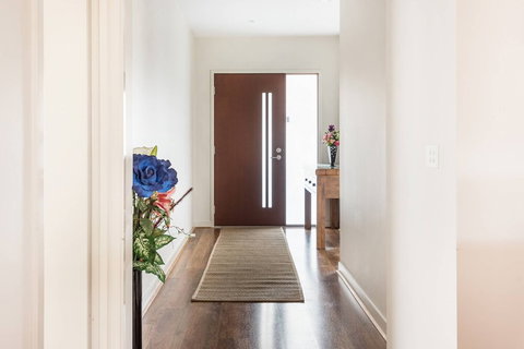 5br Luxury House 20 Min To Cbd Spacious Living - Accommodation Mt Buller 1