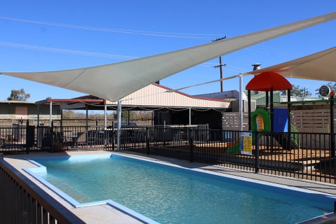 Sunshine Gardens Bourke Resort - Accommodation Mt Buller 3