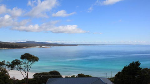 SEA EAGLE COTTAGE Amazing Views Of Bay Of Fires - Accommodation Mt Buller 2