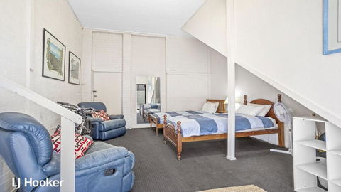 Yacaaba Beautiful Waterfront Location - Accommodation Mt Buller 4