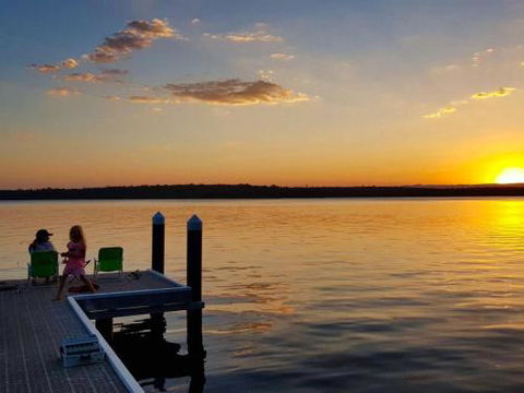 ESTUARY HOUSE Basin View 4pm Check Out Sundays - Accommodation Mt Buller 3