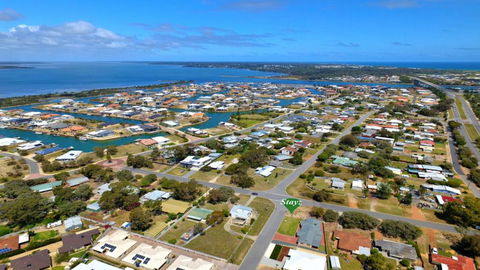 Mandurah Estuary Breeze - Accommodation Mt Buller 1