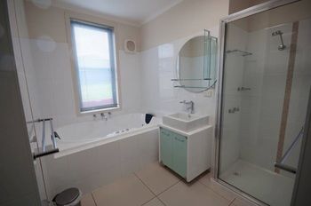 Holiday Makers - Accommodation Mt Buller 4