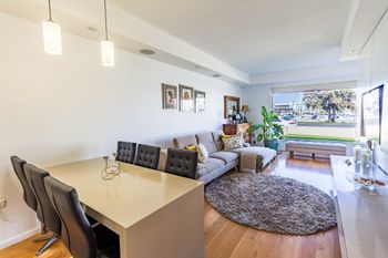 Serene Marinafront 3BR Retreat - Accommodation Mt Buller 6