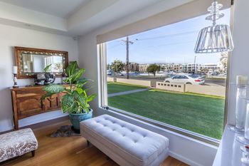 Serene Marinafront 3BR Retreat - Accommodation Mt Buller 2