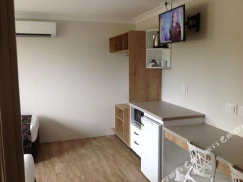 BEST WESTERN CASTLE LODGE MOTEL - Accommodation Mt Buller 0