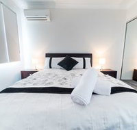 1 Bedroom Gold Coast Beachside Apt w AC  Parking