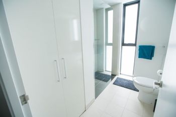 Spacious Apartment Close To Melbourne CBD - Accommodation Mt Buller 5