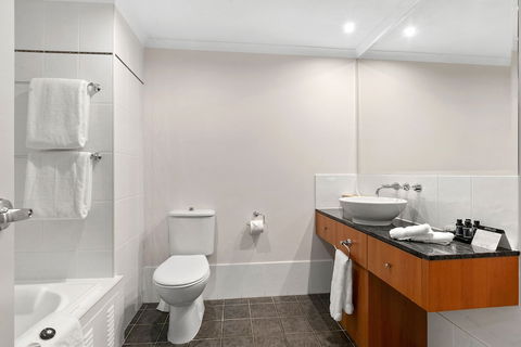 Poolside Apt In Alamanda Beachfront Resort 67 - Accommodation Mt Buller 6