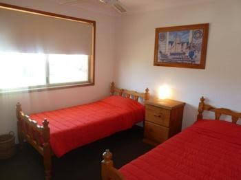 Sails Beach House Apartments Pottsville Beach - Accommodation Mt Buller 4