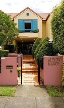 AAA Albion Manor Apartments And Motel - Accommodation Mt Buller 2