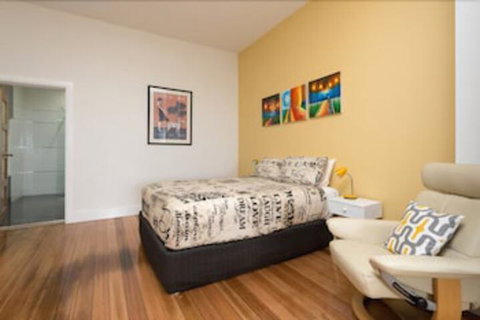 Penguin Waterfront Escape - Accommodation Mt Buller 3