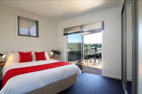 Penguin Waterfront Escape - Accommodation Mt Buller 6