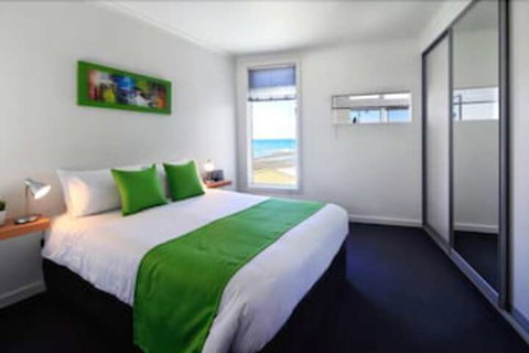Penguin Waterfront Escape - Accommodation Mt Buller 4