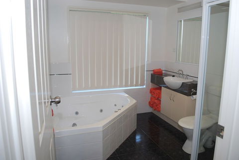 Lookout Holiday Units - Accommodation Mt Buller 4