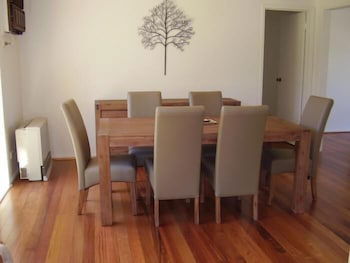 Yarra Glen Racecourse Apartments - Accommodation Mt Buller 3