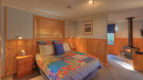Derwent Bridge Chalets & Studios - Accommodation Mt Buller 1
