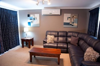 Pelican Shore Villas - Accommodation Mt Buller 3