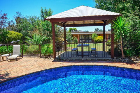 River Country Inn - Accommodation Mt Buller 3