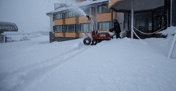 Perisher Manor Hotel - Accommodation Mt Buller 0