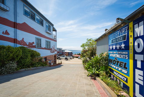 Heritage House Motel & Units - Accommodation Mt Buller 2