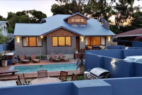 Waikiki Beach Bed & Breakfast - Accommodation Mt Buller 0