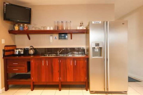 Waikiki Beach Bed & Breakfast - Accommodation Mt Buller 4