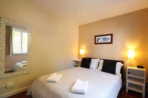 Waikiki Beach Bed & Breakfast - Accommodation Mt Buller 7