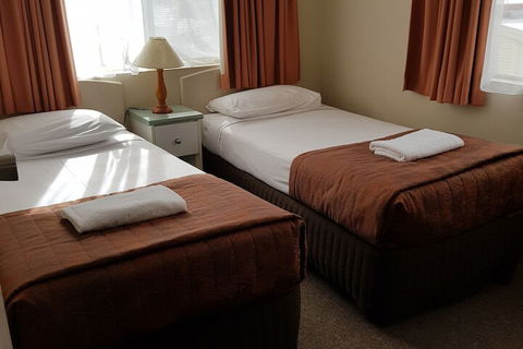 Earls Court Motor Inn - Accommodation Mt Buller 7