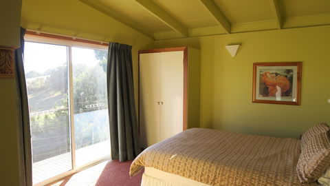 The Black Sparrow - Accommodation Mt Buller 6