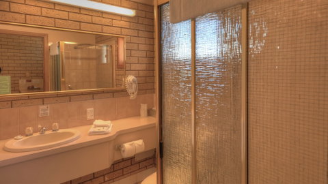 Barrass's John Bright Motor Inn - Accommodation Mt Buller 6